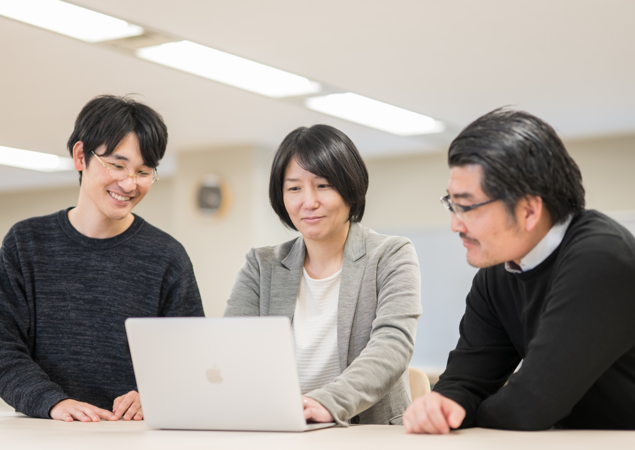エスピック 事業内容